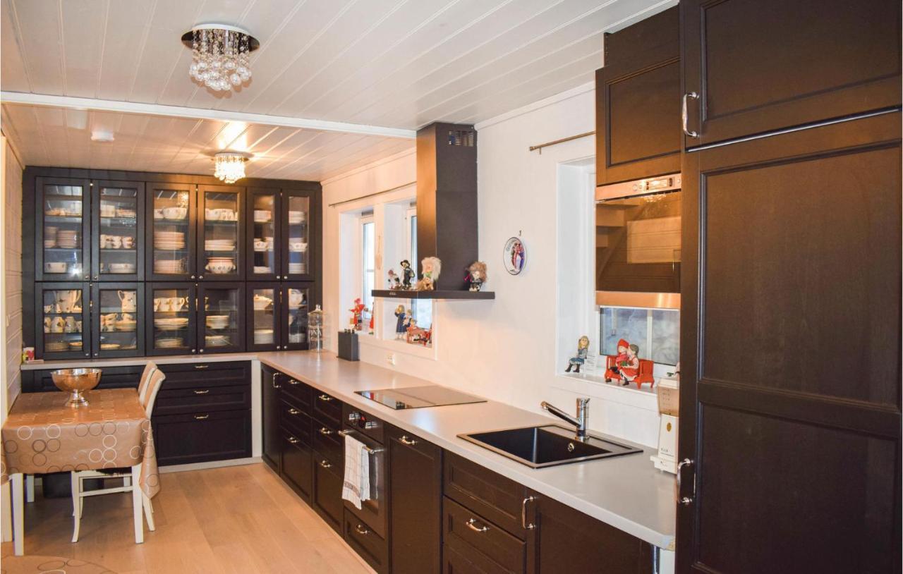 5 Bedroom Cozy Home In Norheimsund Esterno foto